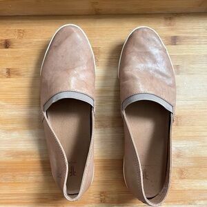 •Frye Melanie slip on shoe• Size 9.5M